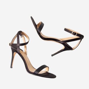 Zapatos negros de tacones altos